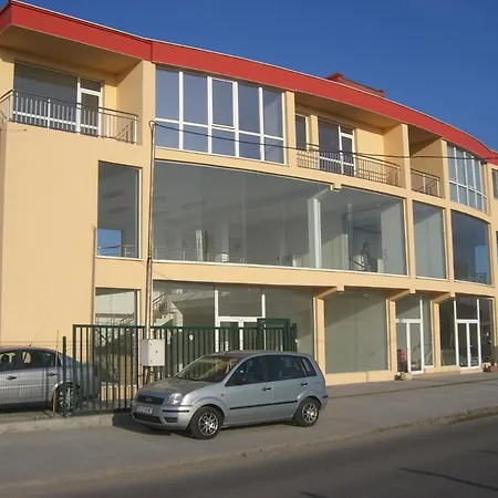 Apartamento студио за четирима в село ягодово, на 5 км от пловдив и летище крумово *